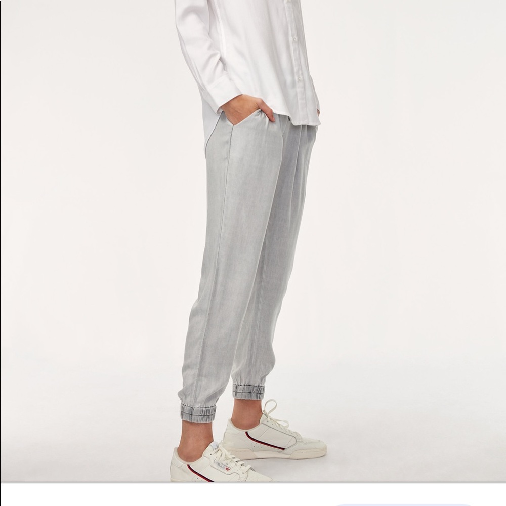 Aritzia Azure Skies light jogger